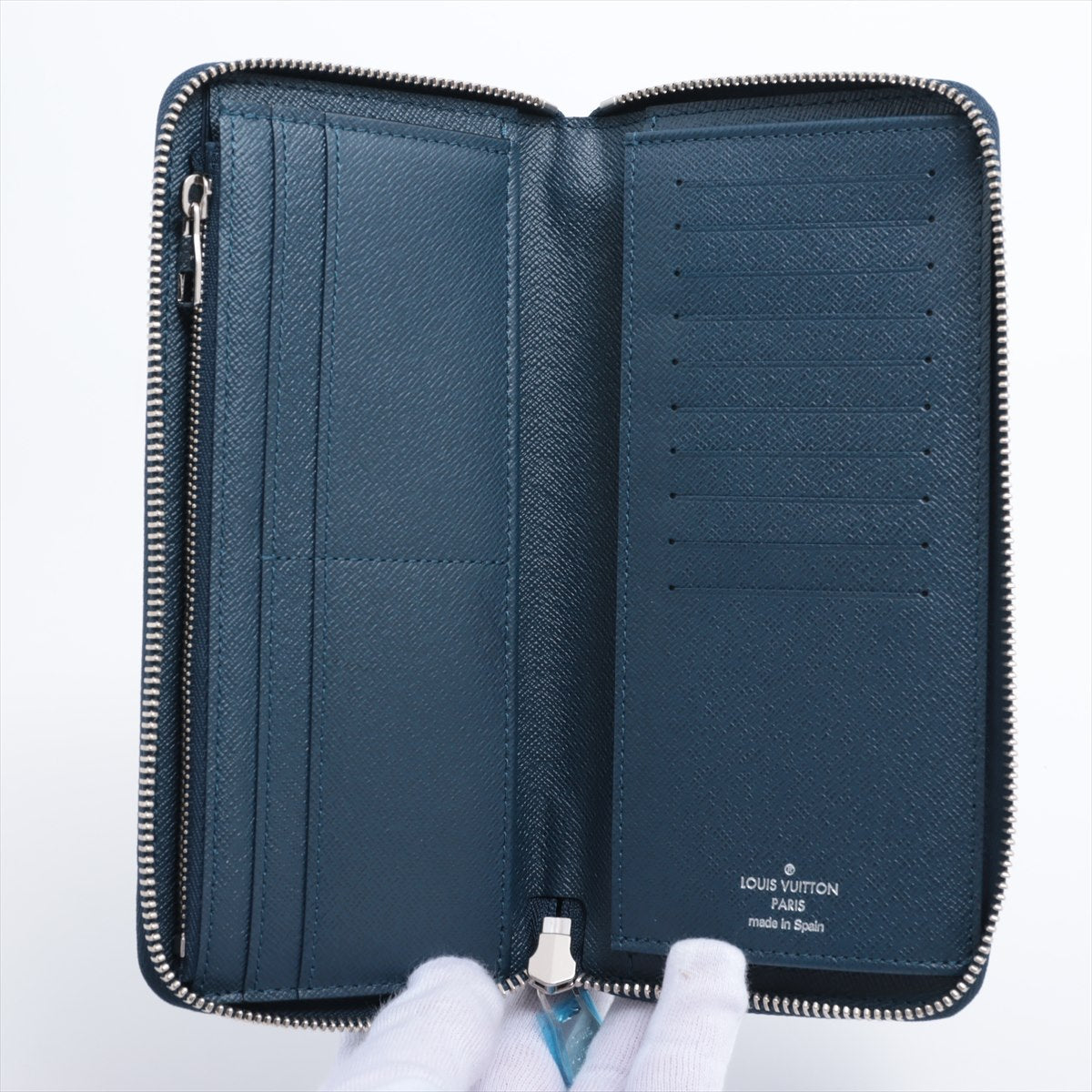 Louis Vuitton Taiga Zippy Vertical Wallet M30503