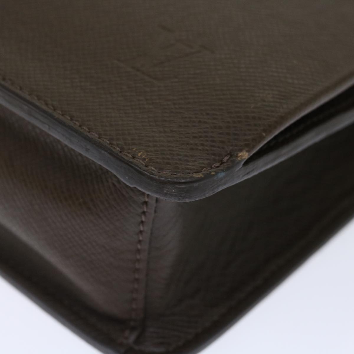 LOUIS VUITTON Taiga Robusto 1 Business Bag Grizzly M31058 LV 69123
