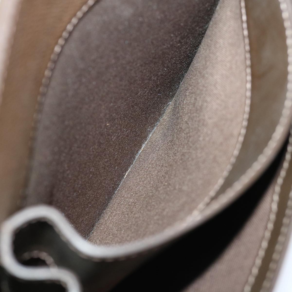LOUIS VUITTON Taiga Robusto 1 Business Bag Grizzly M31058 LV 69123