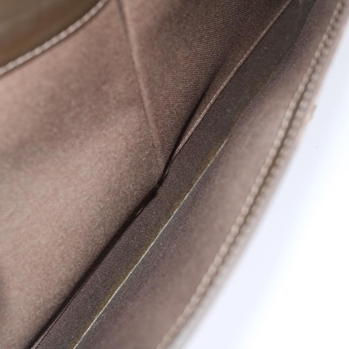 LOUIS VUITTON Taiga Robusto 1 Business Bag Grizzly M31058 LV 69123