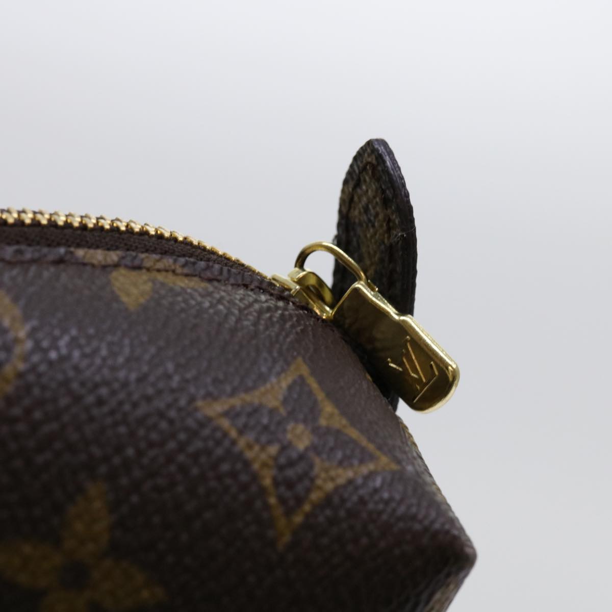 LOUIS VUITTON Monogram Trousse Demi Ronde Cosmetic Pouch M47520 LV 69807