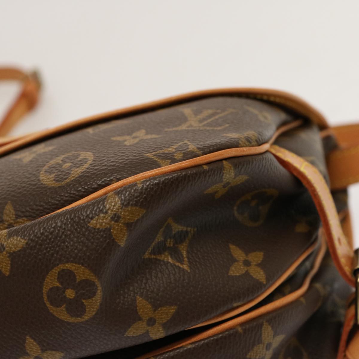 LOUIS VUITTON Monogram Saumur 30 Shoulder Bag M42256 LV 69874A