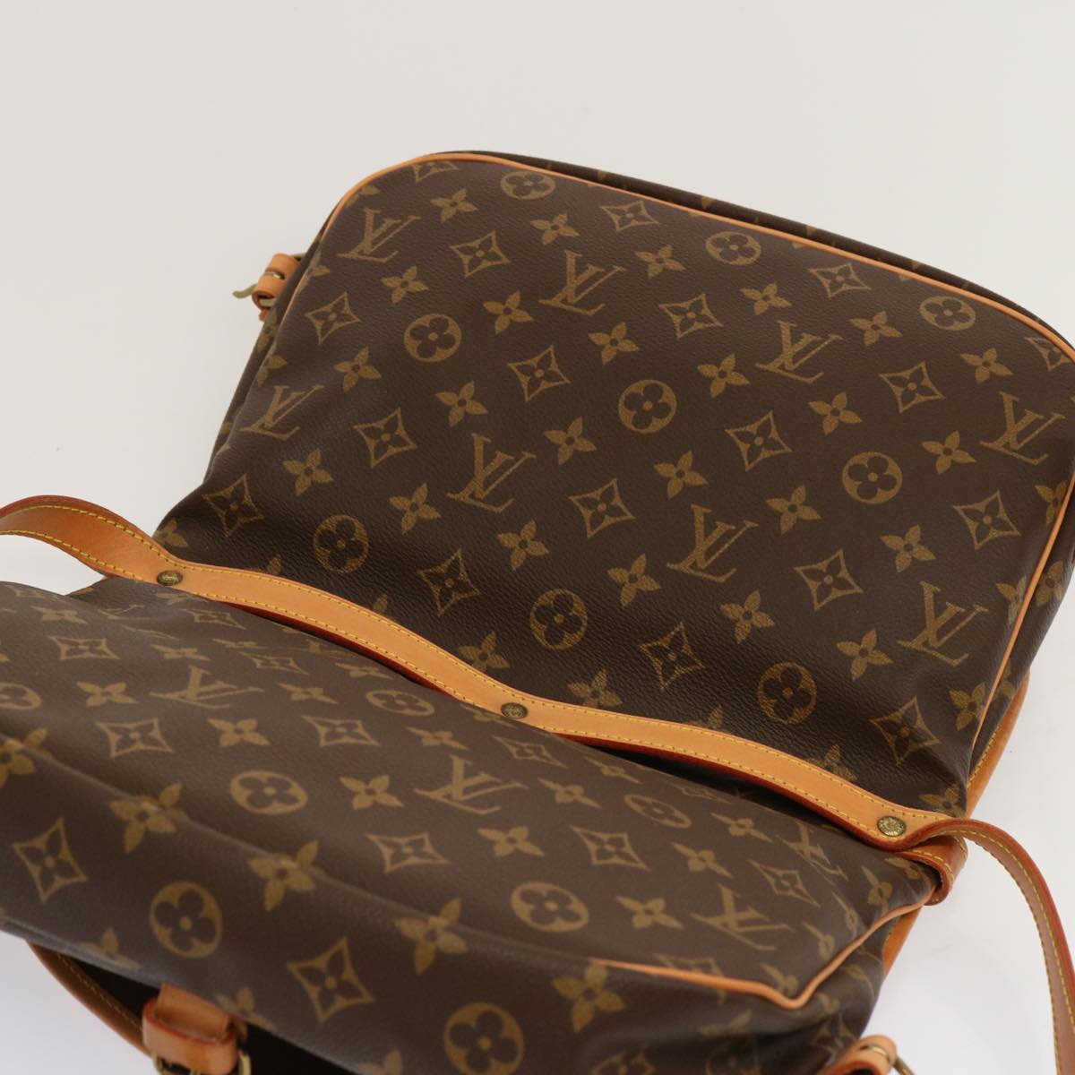 LOUIS VUITTON Monogram Saumur 30 Shoulder Bag M42256 LV 69874A
