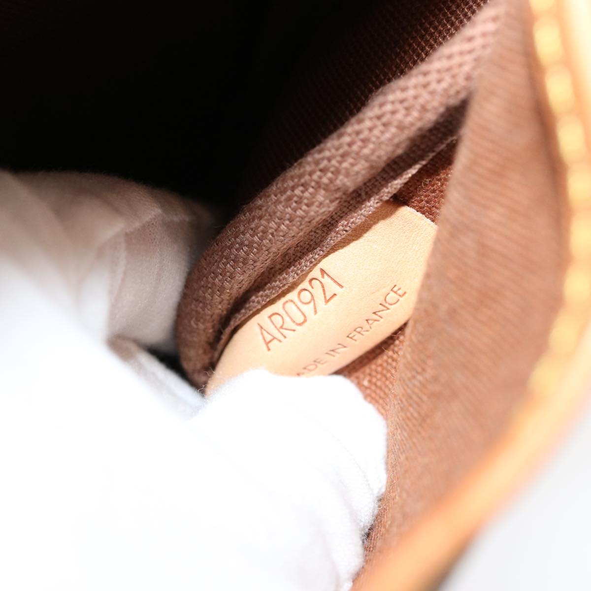 LOUIS VUITTON Monogram Saumur 30 Shoulder Bag M42256 LV 69874A