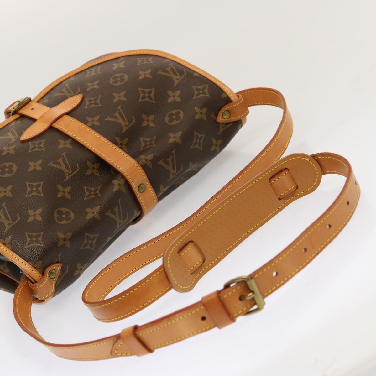 LOUIS VUITTON Monogram Saumur 30 Shoulder Bag M42256 LV 69874A