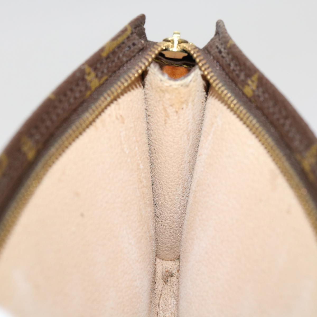 LOUIS VUITTON Monogram Bucket GM Pouch Accessory Pouch LV 69937