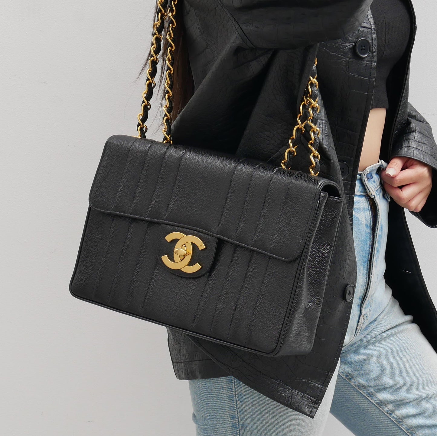 Luxury Chanel * 1994-1996 Black Caviar Jumbo Vertical Stith Classic Flap