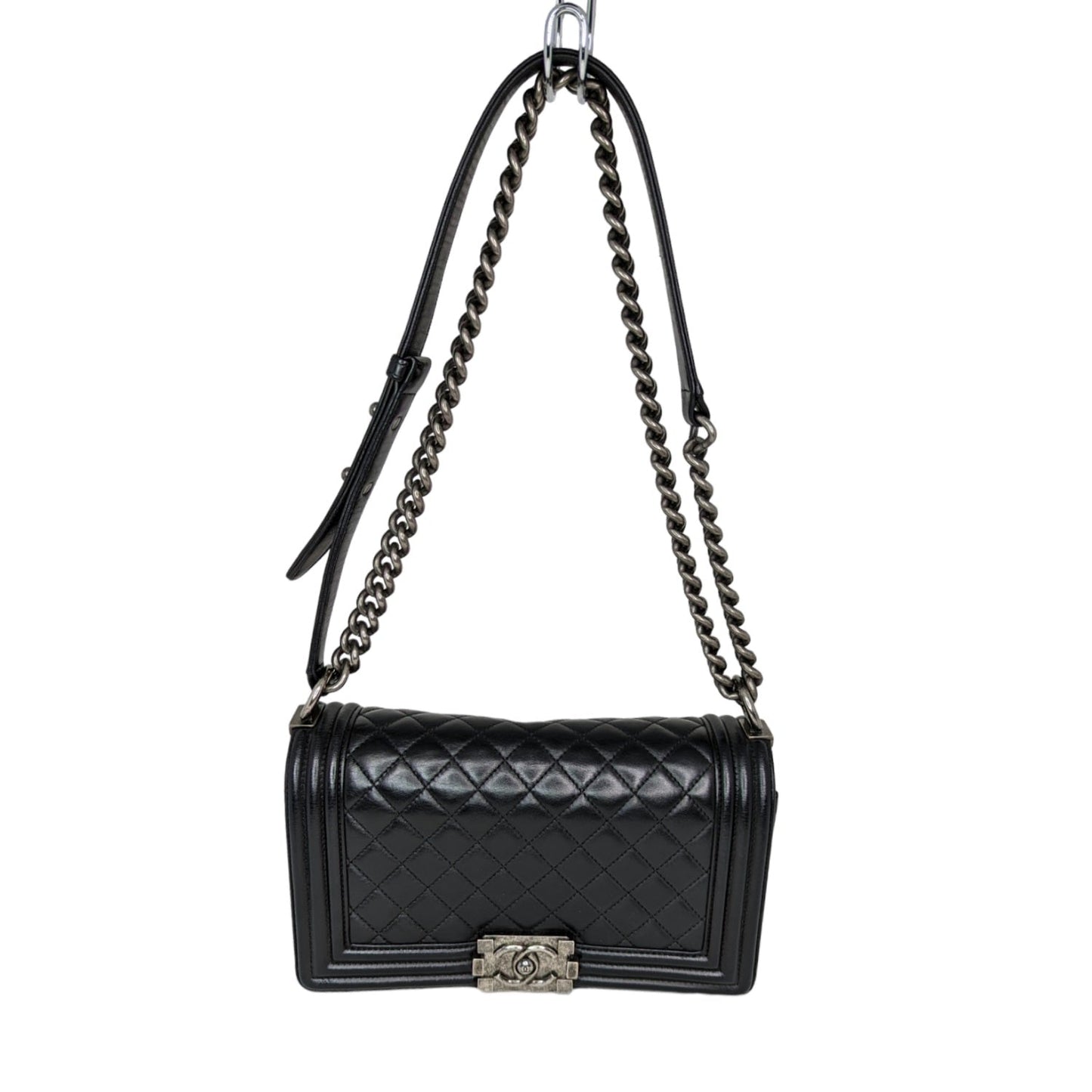 Luxury Chanel bag Black Quilted Calfskin Medium Boy Bag