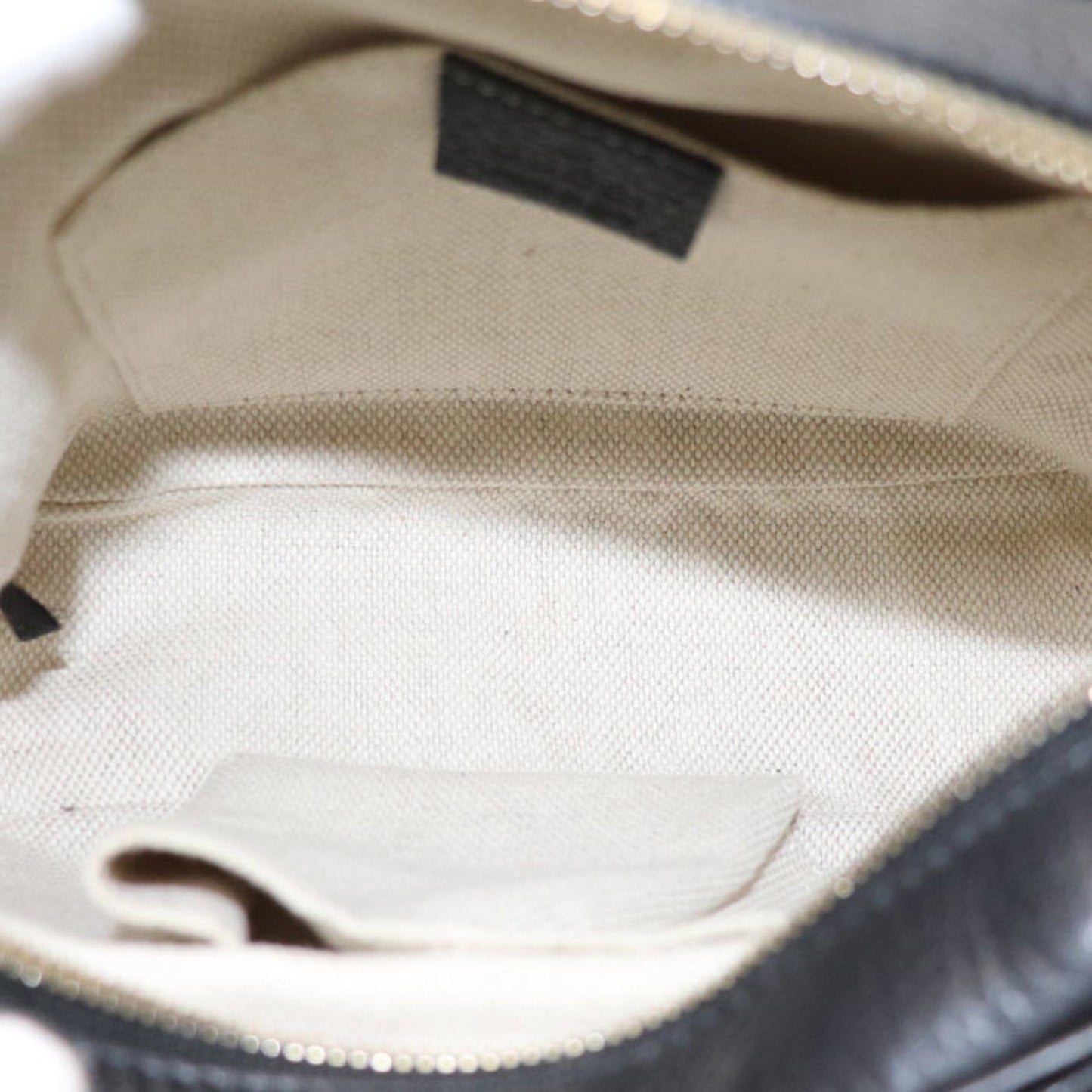 Luxury Gucci Trending 2025 Soho  Leather Shoulder Bag ()
