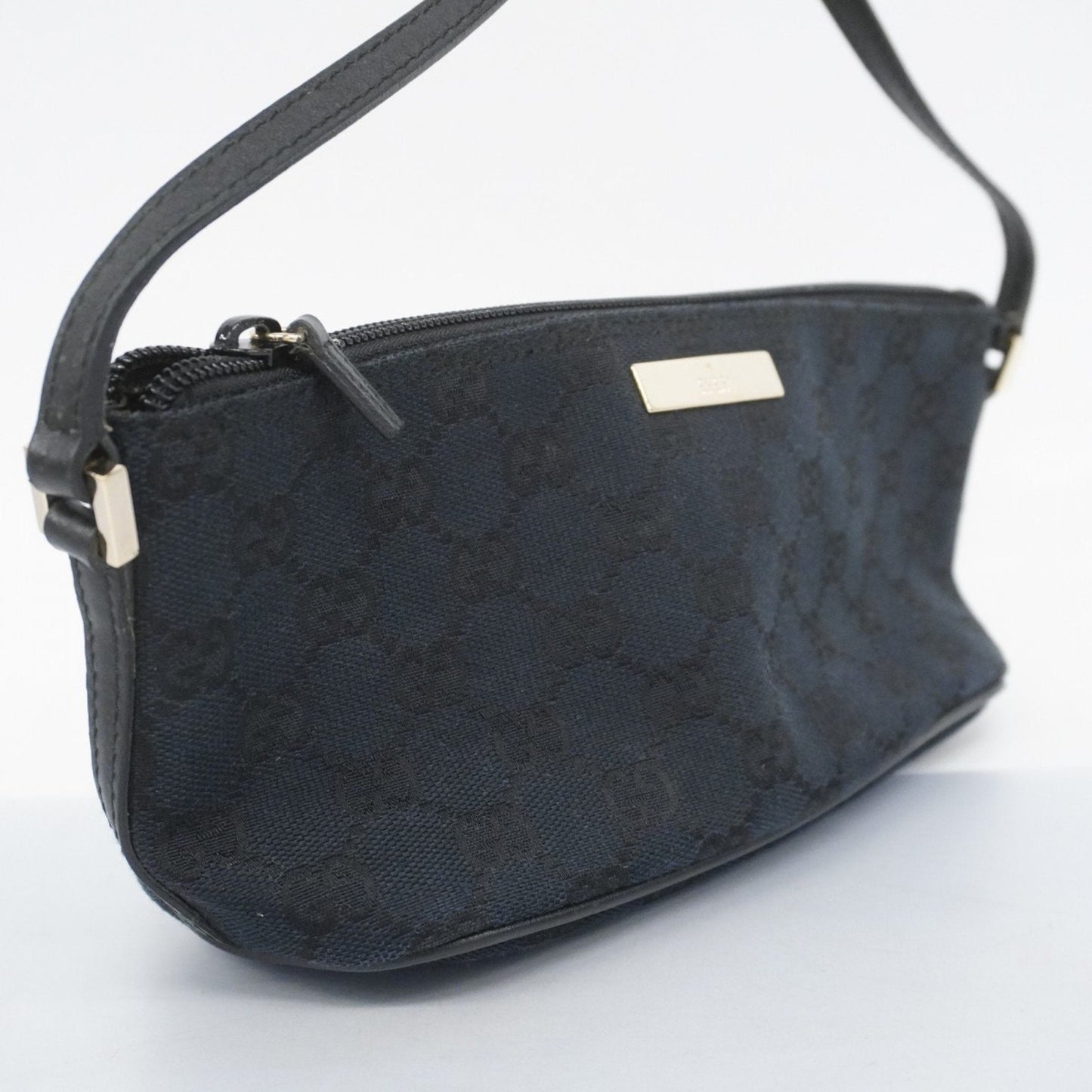Gucci Gg Canvas  Canvas Clutch Bag ()