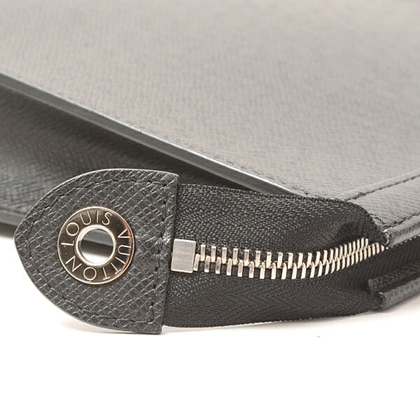 Louis Vuitton Taiga Pochette Voyage MM Clutch