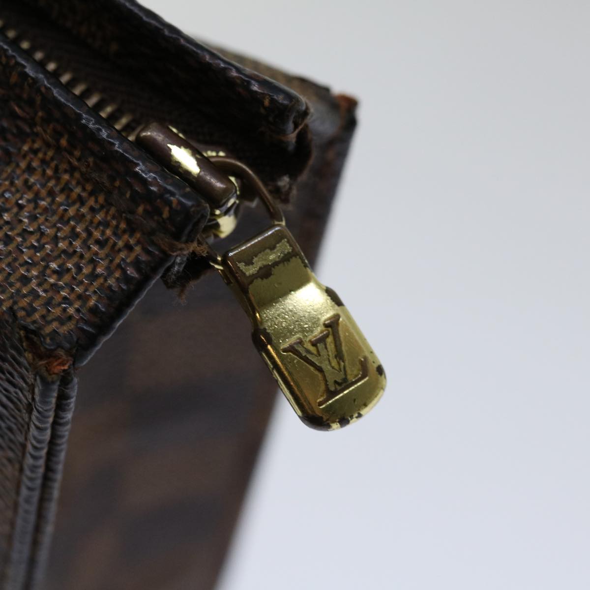 LOUIS VUITTON Damier Ebene Poche Toilette 26 Pouch N47543 LV 70037