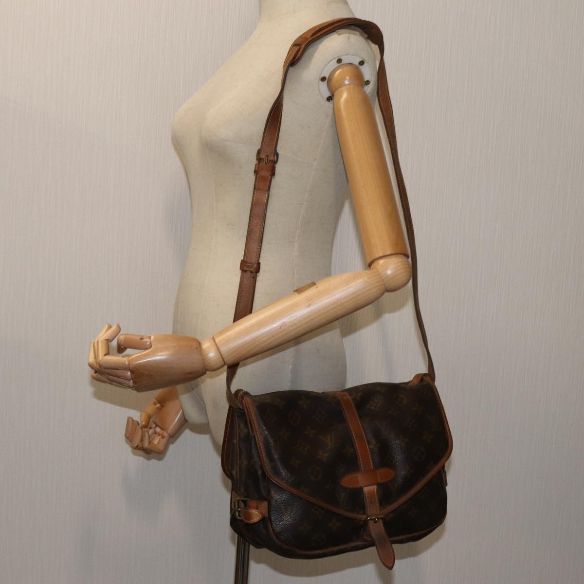 LOUIS VUITTON Monogram Saumur 30 Shoulder Bag M42256 LV 70067