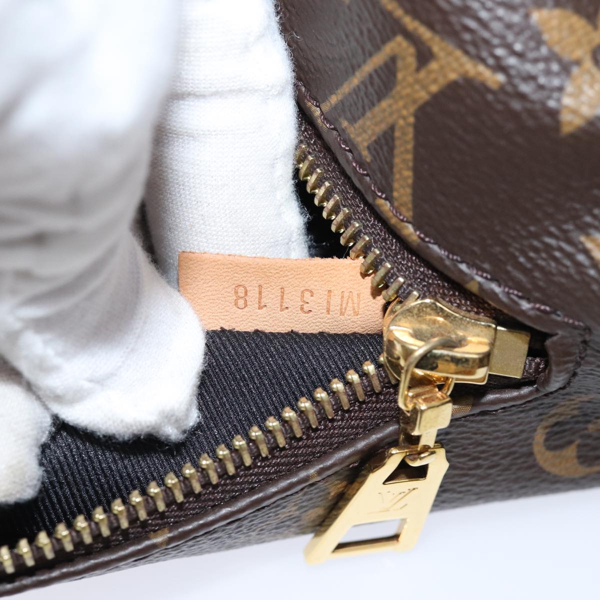 LOUIS VUITTON Monogram Bum Bag Shoulder Bag M43644 LV 70120A