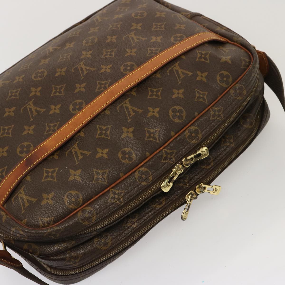 LOUIS VUITTON Monogram Reporter GM Shoulder Bag M45252 LV 70363