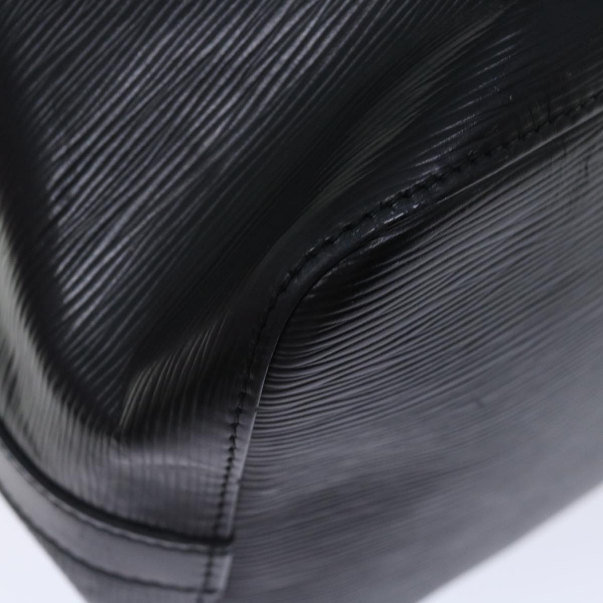 LOUIS VUITTON Epi Petit Noe Shoulder Bag Black M44102 LV 70376
