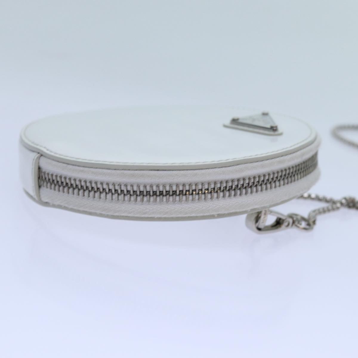 Luxury PradaChain Shoulder Bag Patent leather White 70442