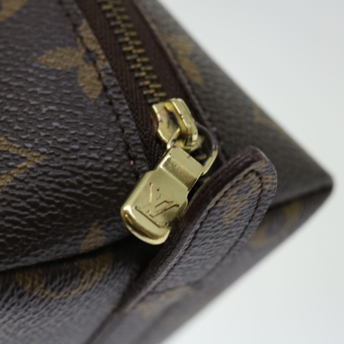 LOUIS VUITTON Monogram Trousse Demi Ronde Cosmetic Pouch M47520 LV 70486