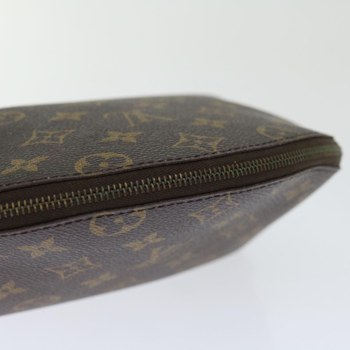 LOUIS VUITTON Monogram Trousse Demi Ronde Cosmetic Pouch M47520 LV 70486