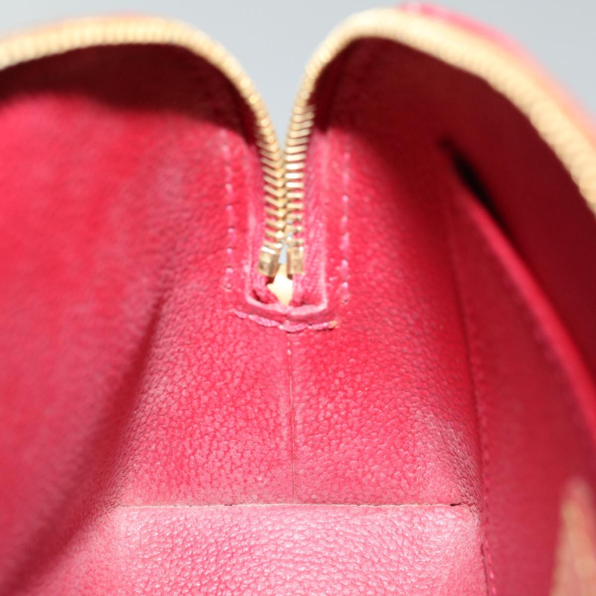 LOUIS VUITTON Vernis Pochette Cosmetic PM Rouge Grunadine M91746 LV 70494