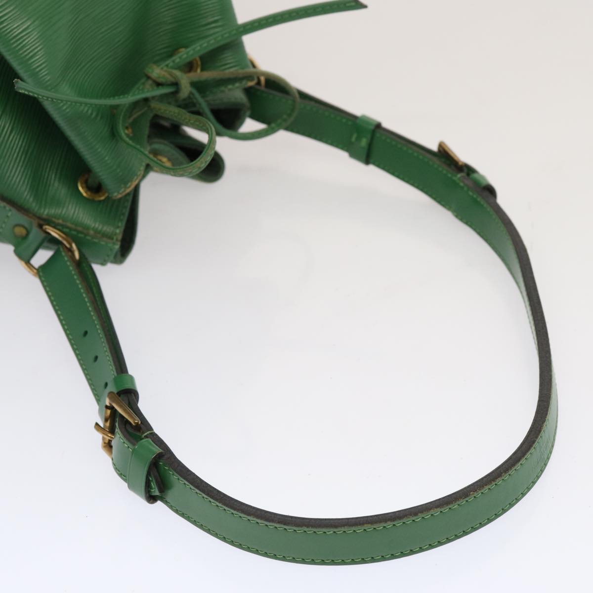 LOUIS VUITTON Epi Petit Noe Shoulder Bag Green M44104 LV 70549