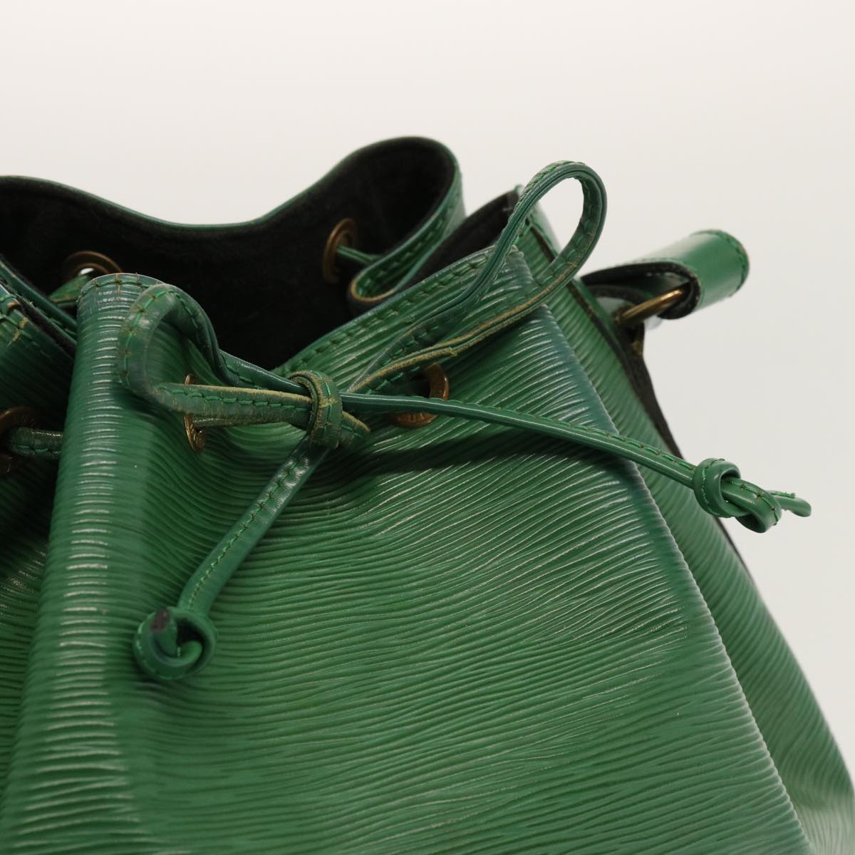 LOUIS VUITTON Epi Petit Noe Shoulder Bag Green M44104 LV 70550