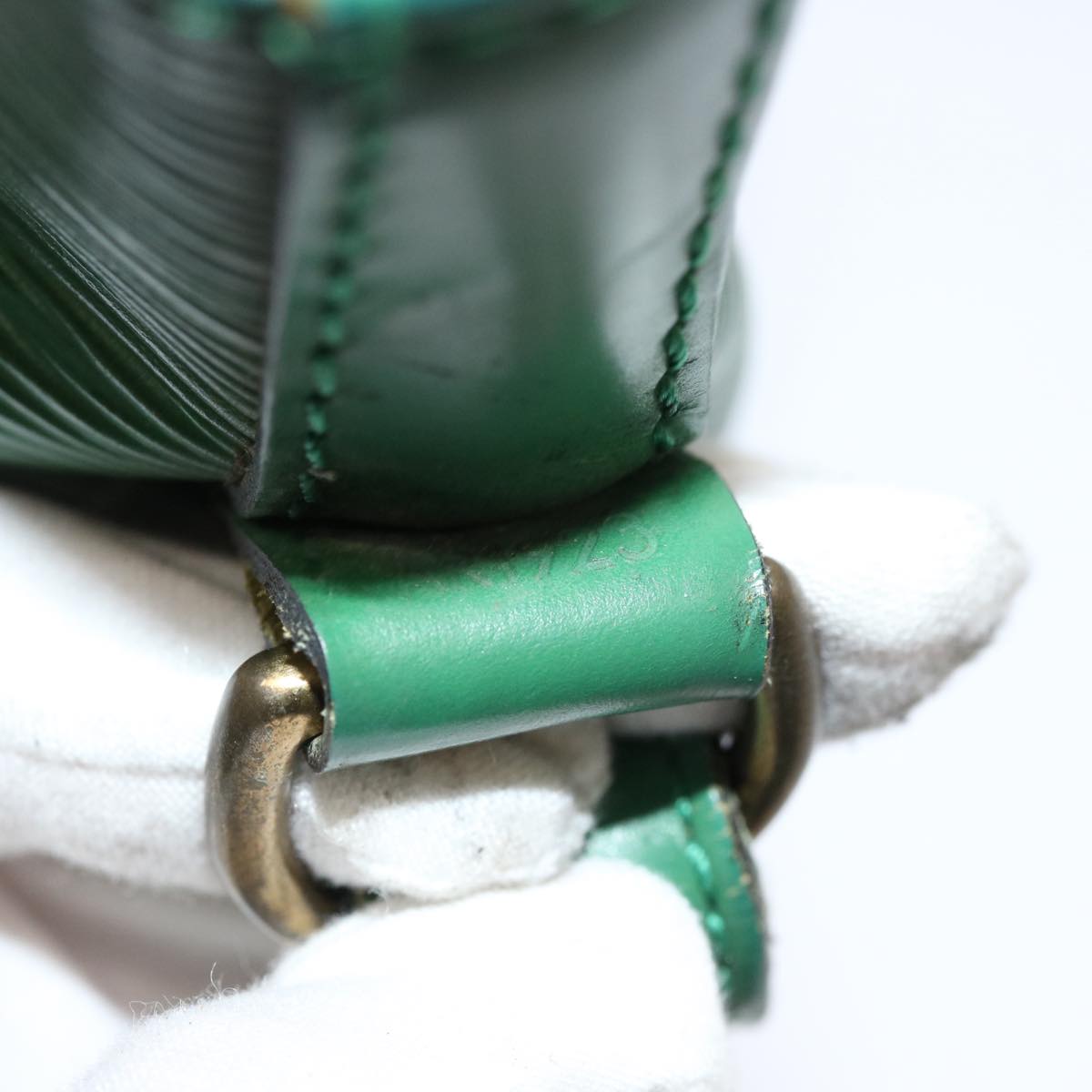 LOUIS VUITTON Epi Petit Noe Shoulder Bag Green M44104 LV 70550