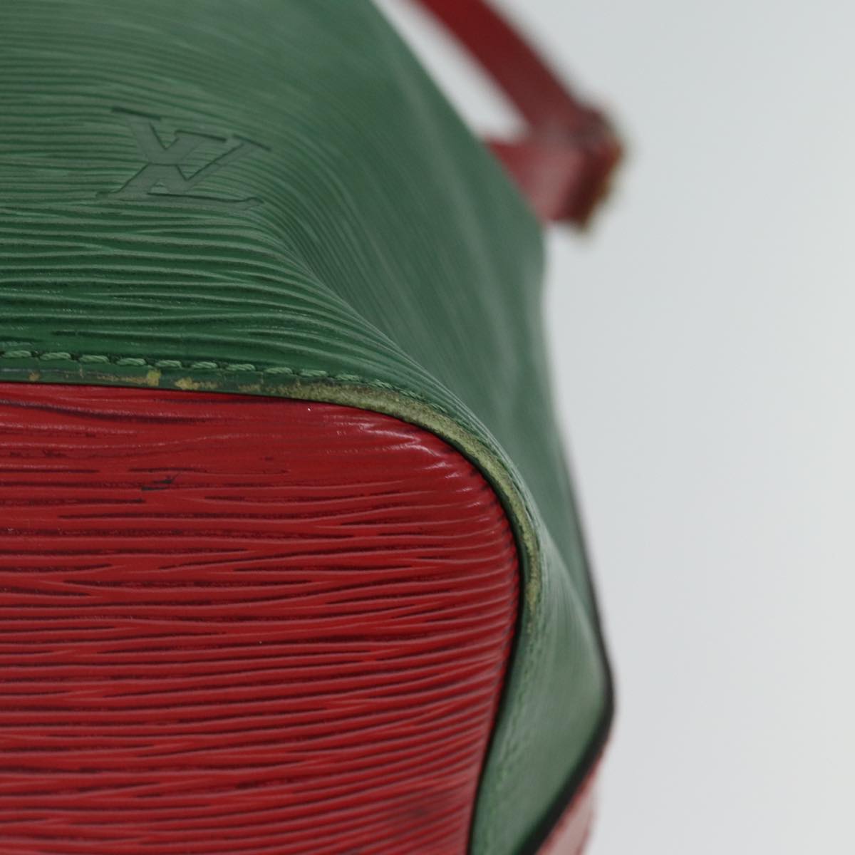 LOUIS VUITTON Epi Petit Noe Shoulder Bag Bicolor Green Red M44147 LV 70552