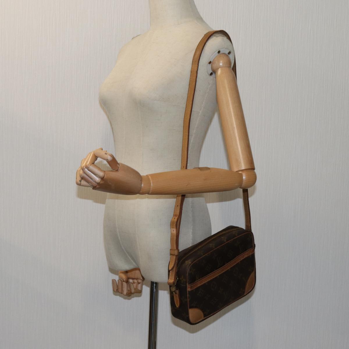 LOUIS VUITTON Monogram Trocadero 23 Shoulder Bag M51276 LV 70830