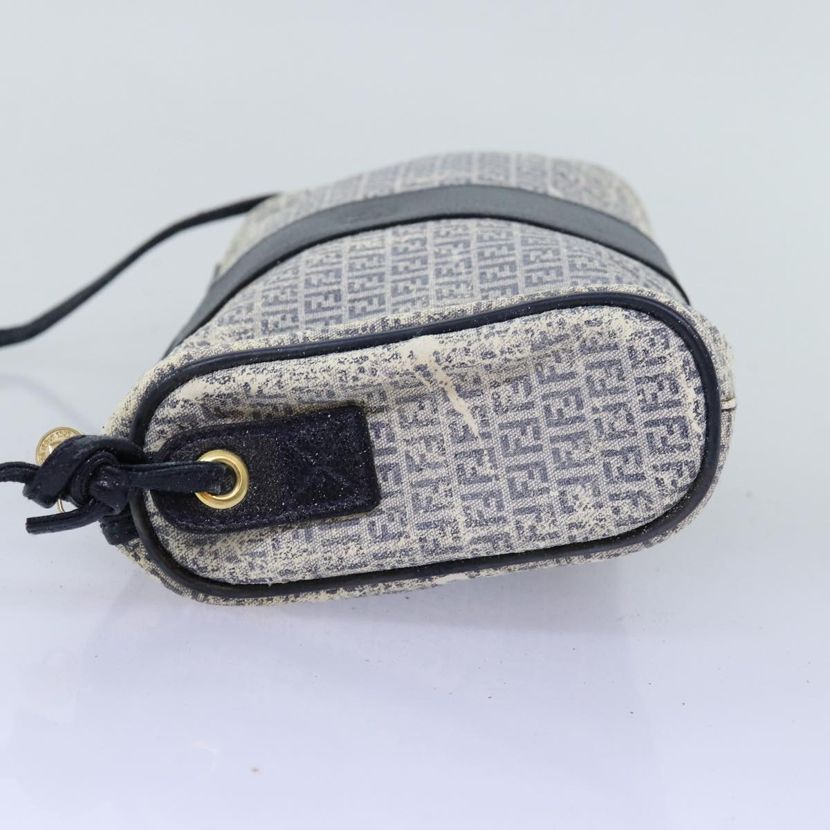 Luxury Fendi Zucchino Canvas Shoulder Bag Coated Canvas White Navy71558