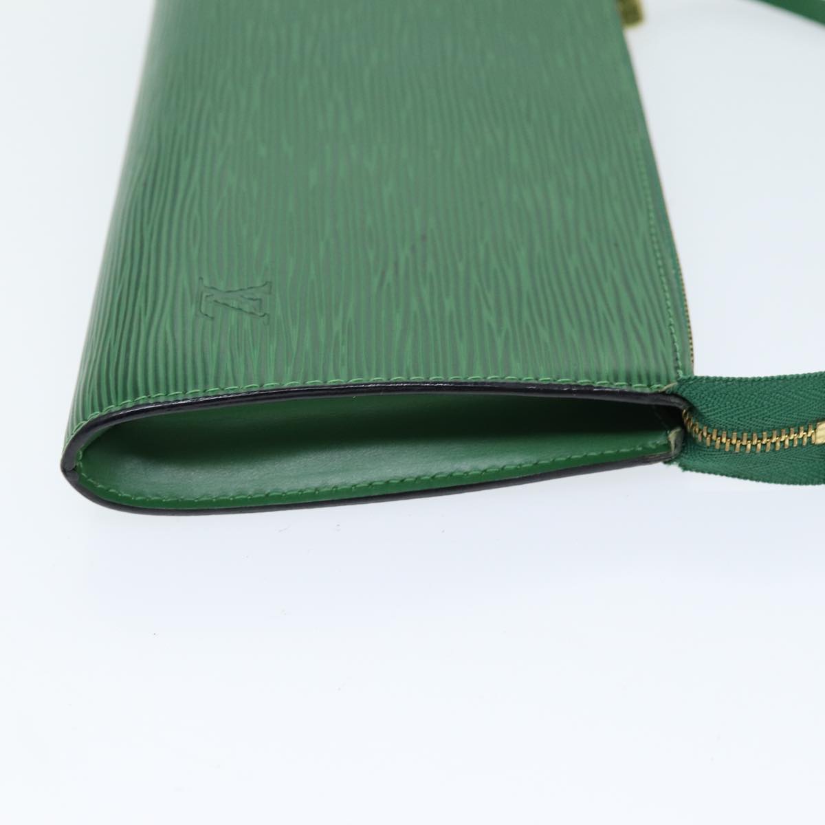 LOUIS VUITTON Epi Pochette Accessoires Pouch Green M52984 LV 71673