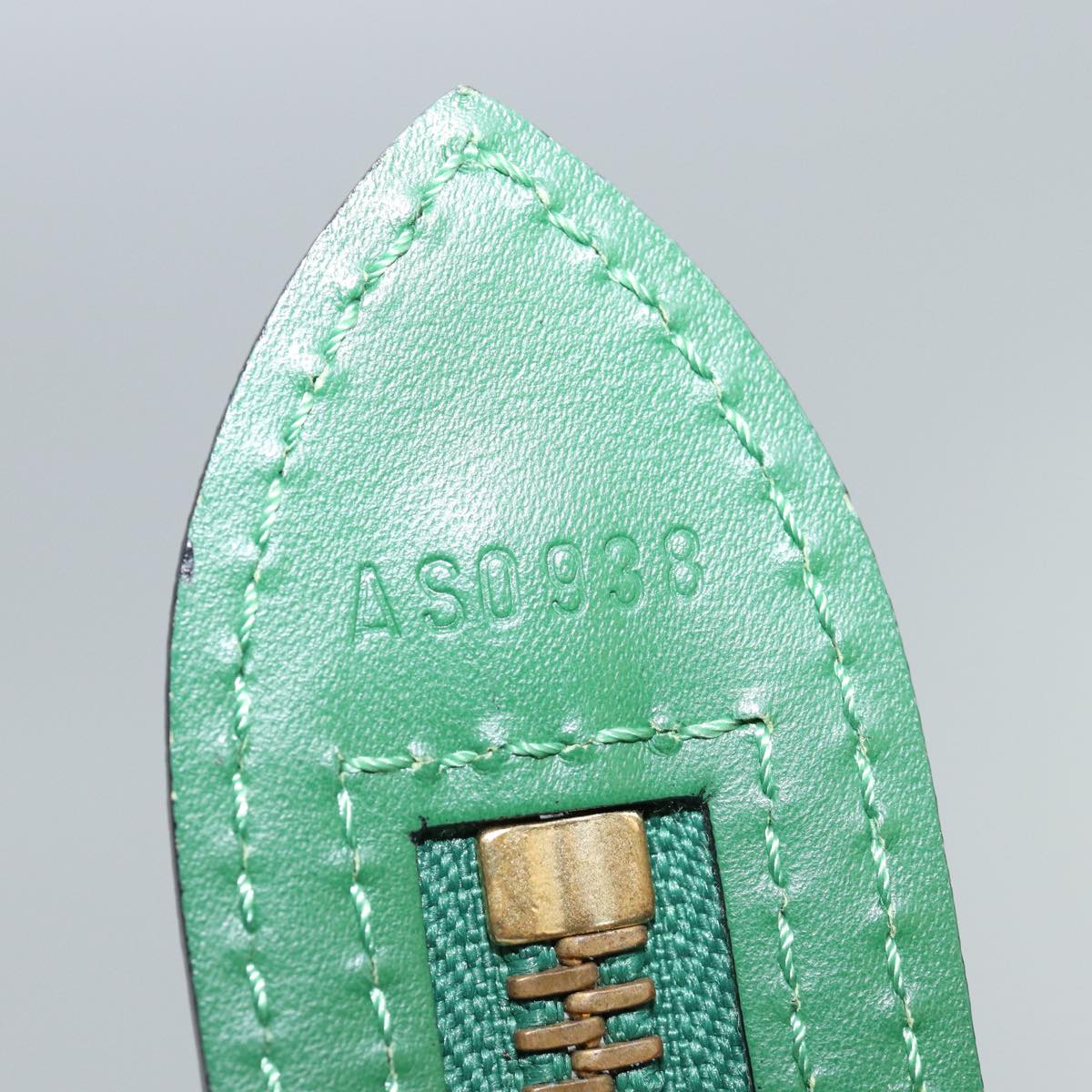 LOUIS VUITTON Epi Saint Jacques Poignees Long Bag Green M52334 LV 72244