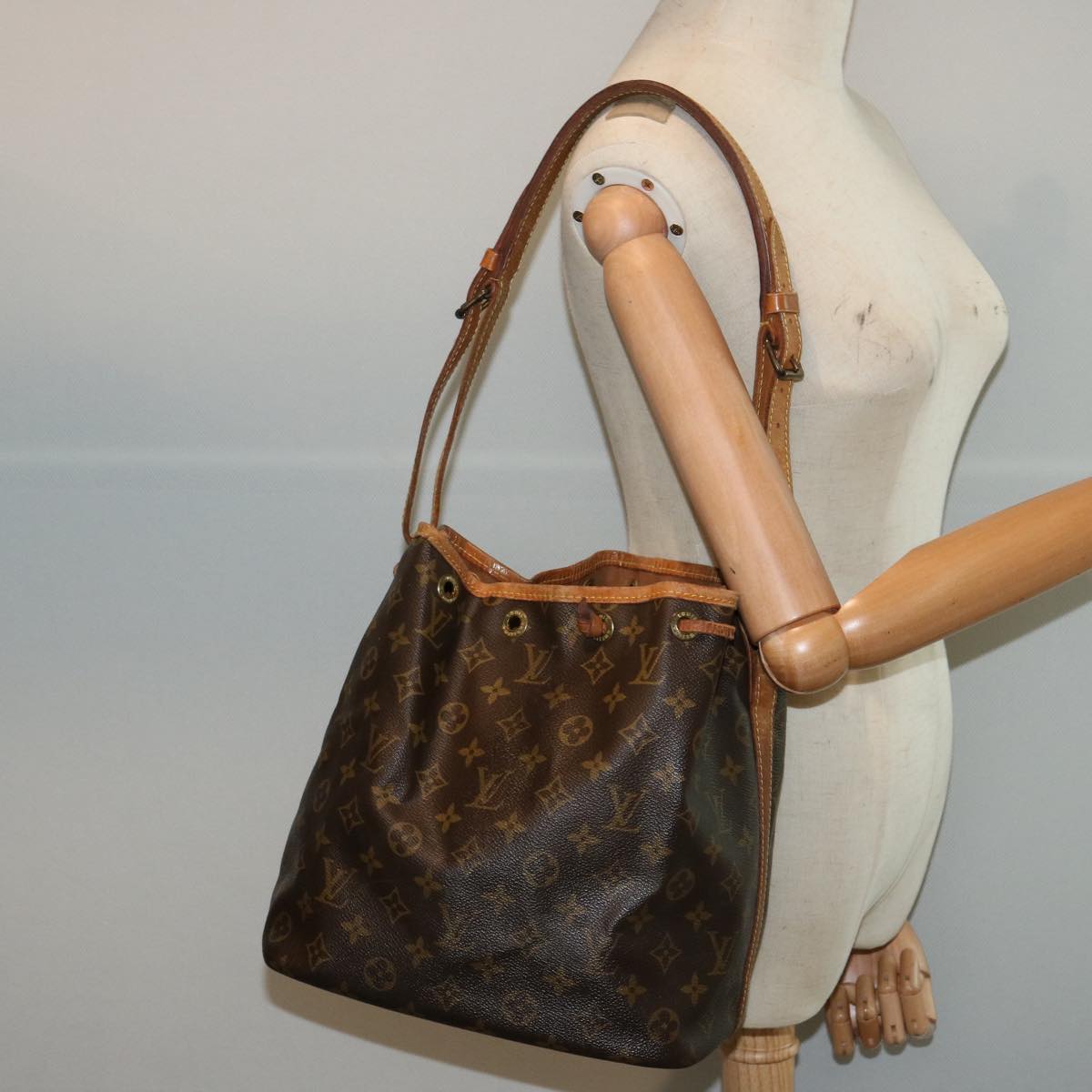 LOUIS VUITTON Monogram Petit Noe Shoulder Bag M42226 LV 72282