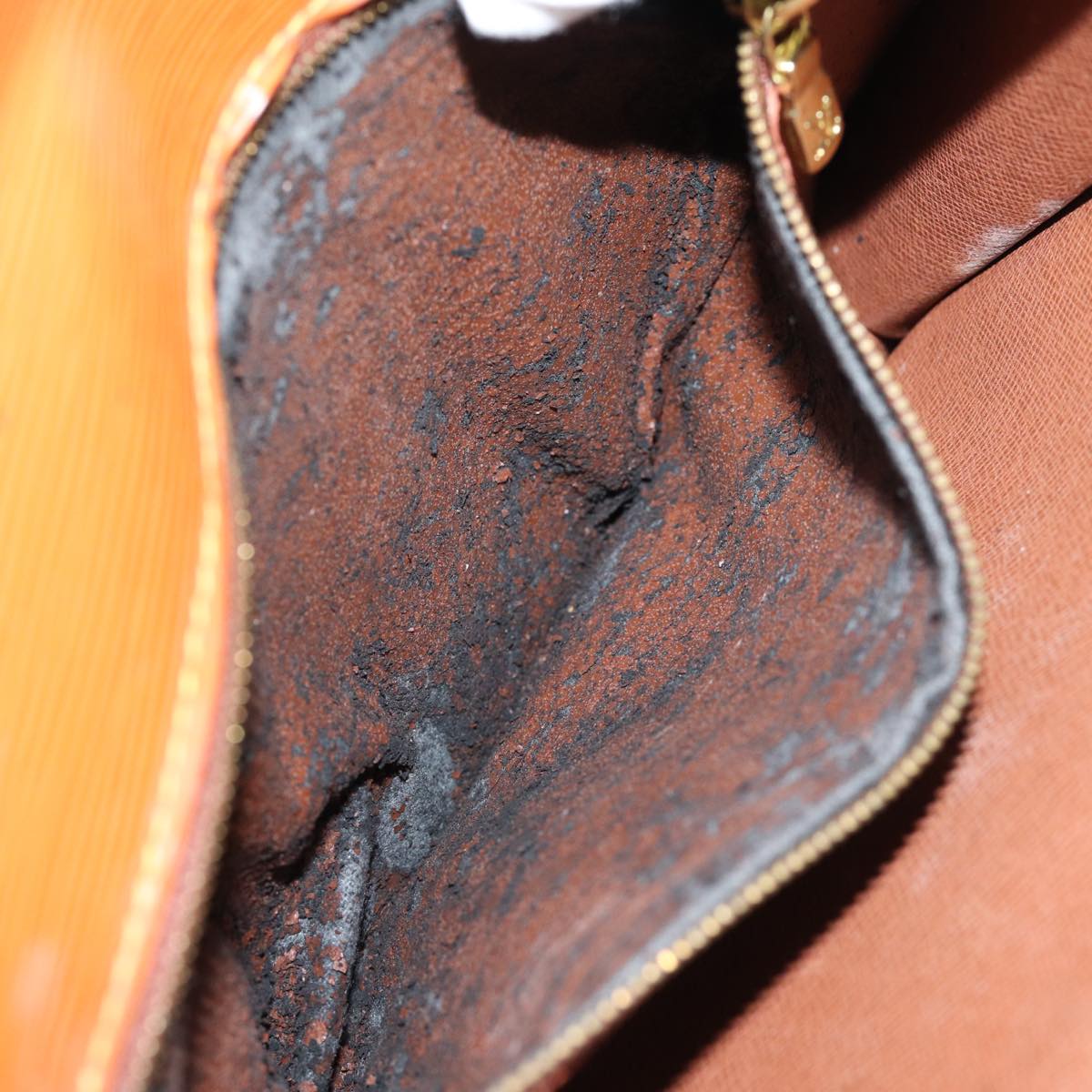 LOUIS VUITTON Epi Serie Dragonne Hand Bag Zipangu Gold M52618 LV 73010
