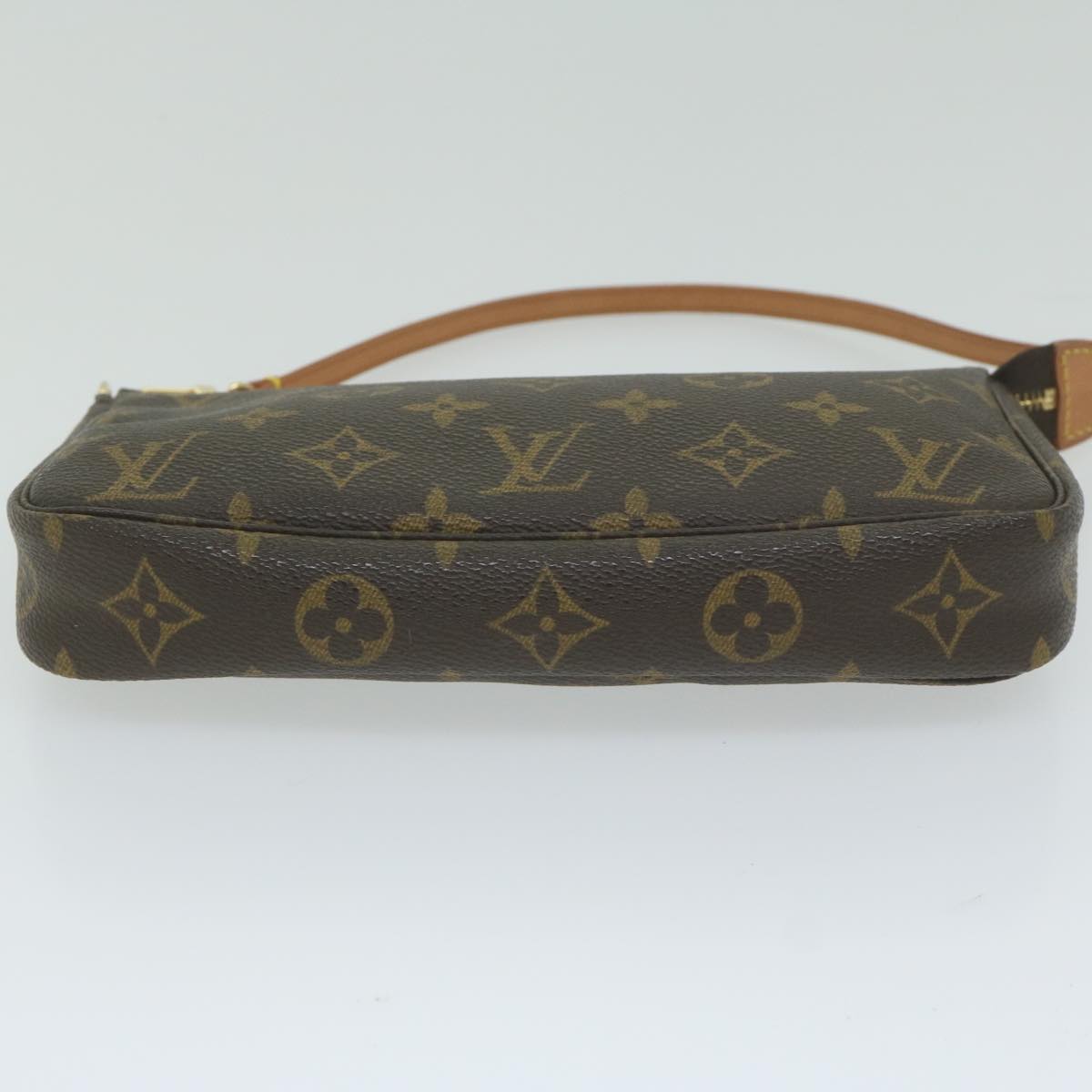 Louis Vuitton Pochette Accessoire  Canvas Clutch Bag ()