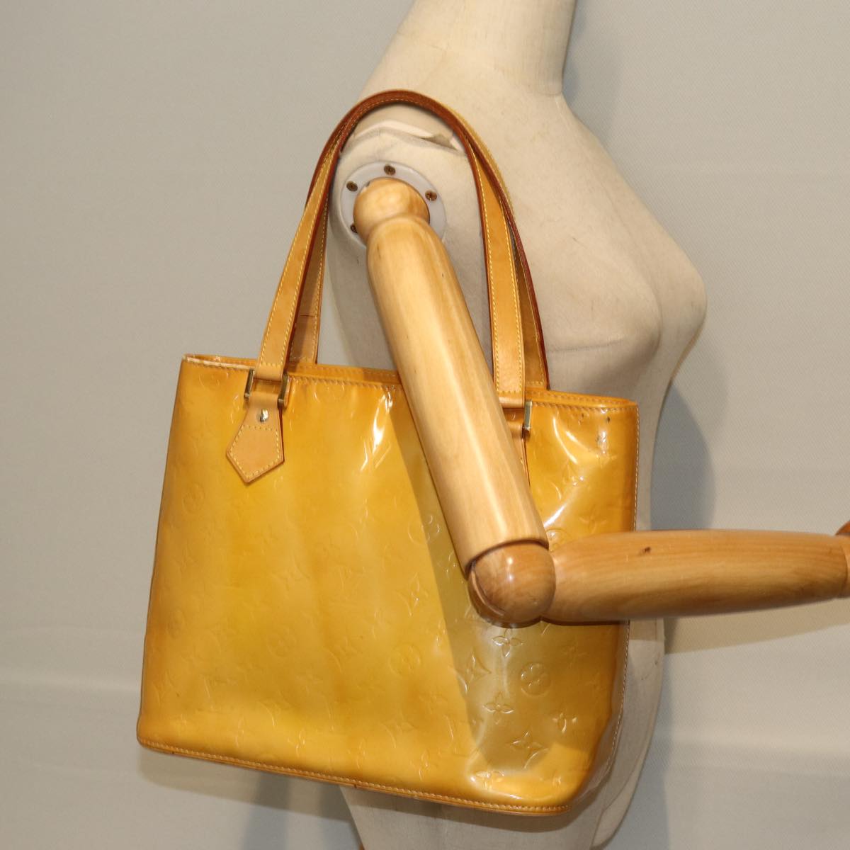 LOUIS VUITTON Monogram Vernis Houston Hand Bag Beige M91004 LV 73458