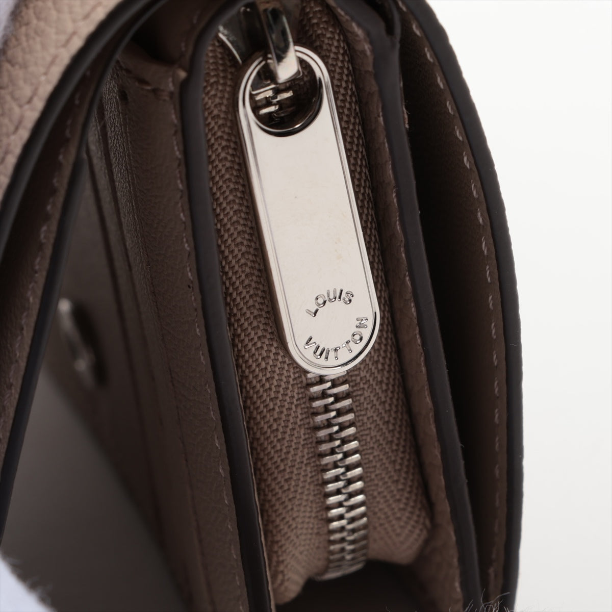 Louis Vuitton Machina Portfolio Clair M80817 Garage Compact Wallet