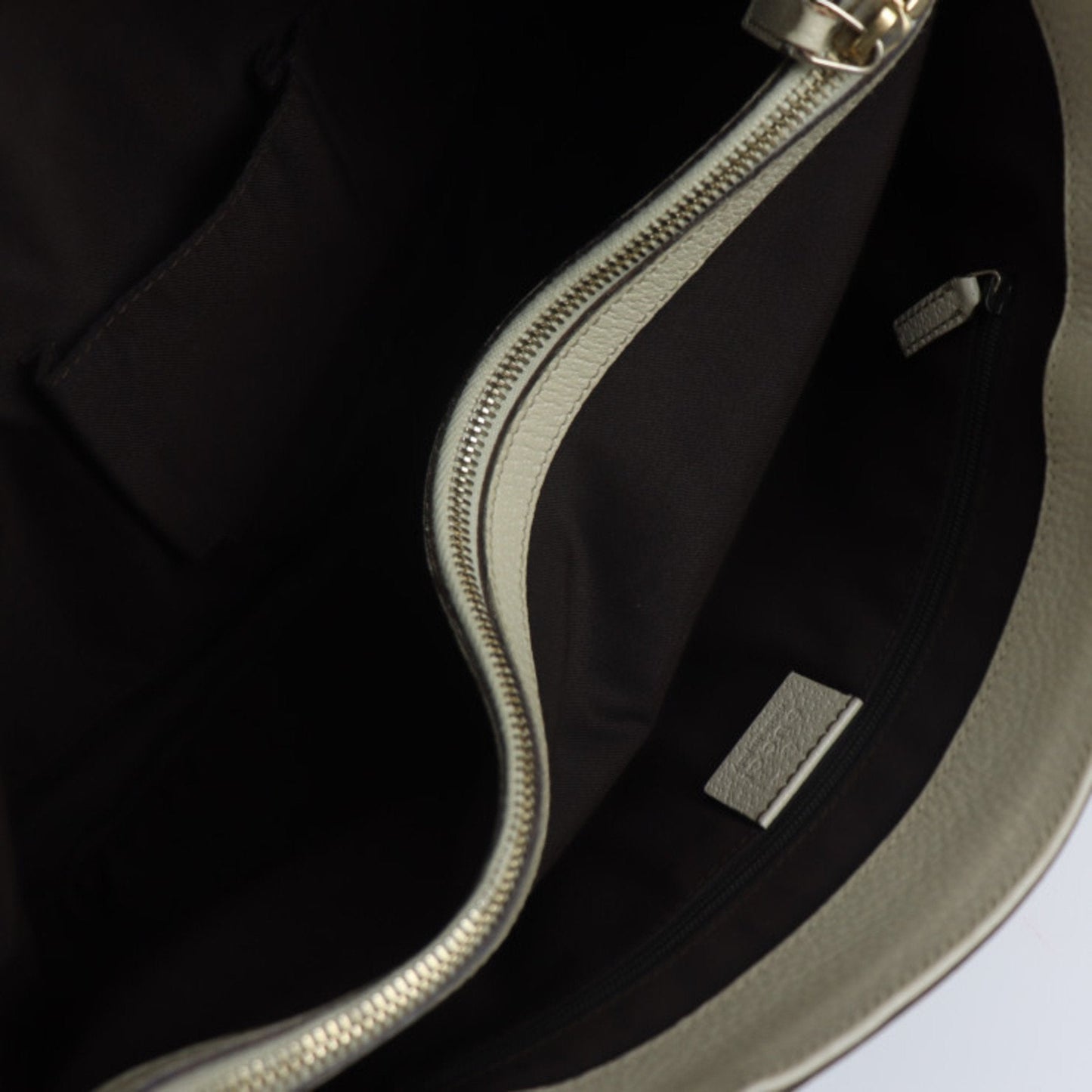 Gucci Abbey  Canvas Shoulder Bag ()