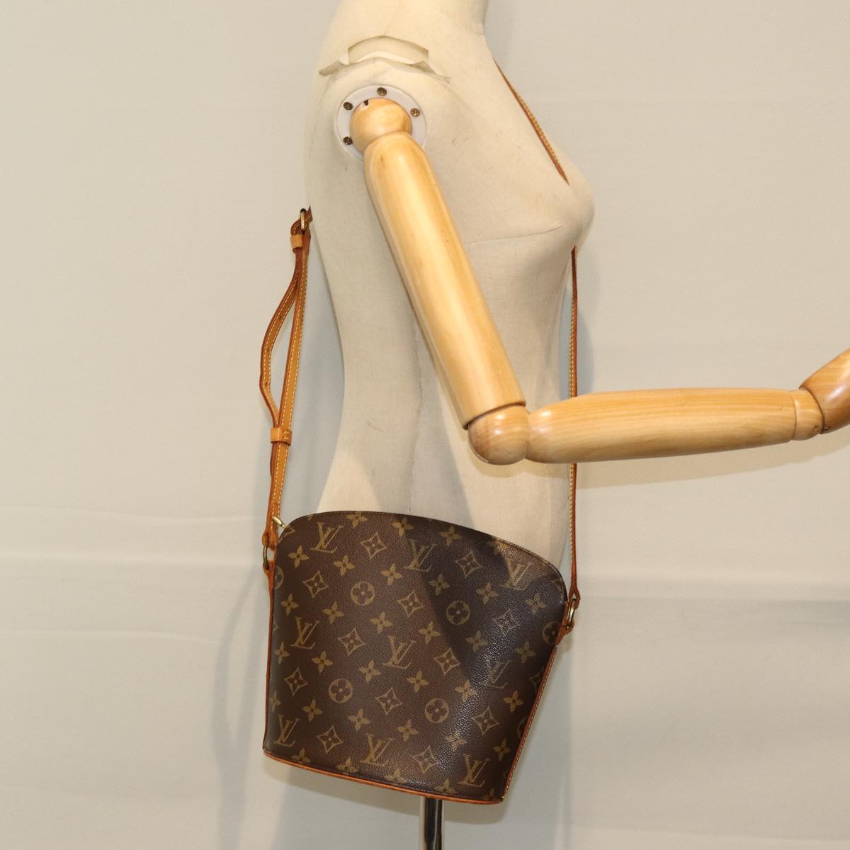 LOUIS VUITTON Monogram Drouot Shoulder Shoulder Bag M51290 LV 74019