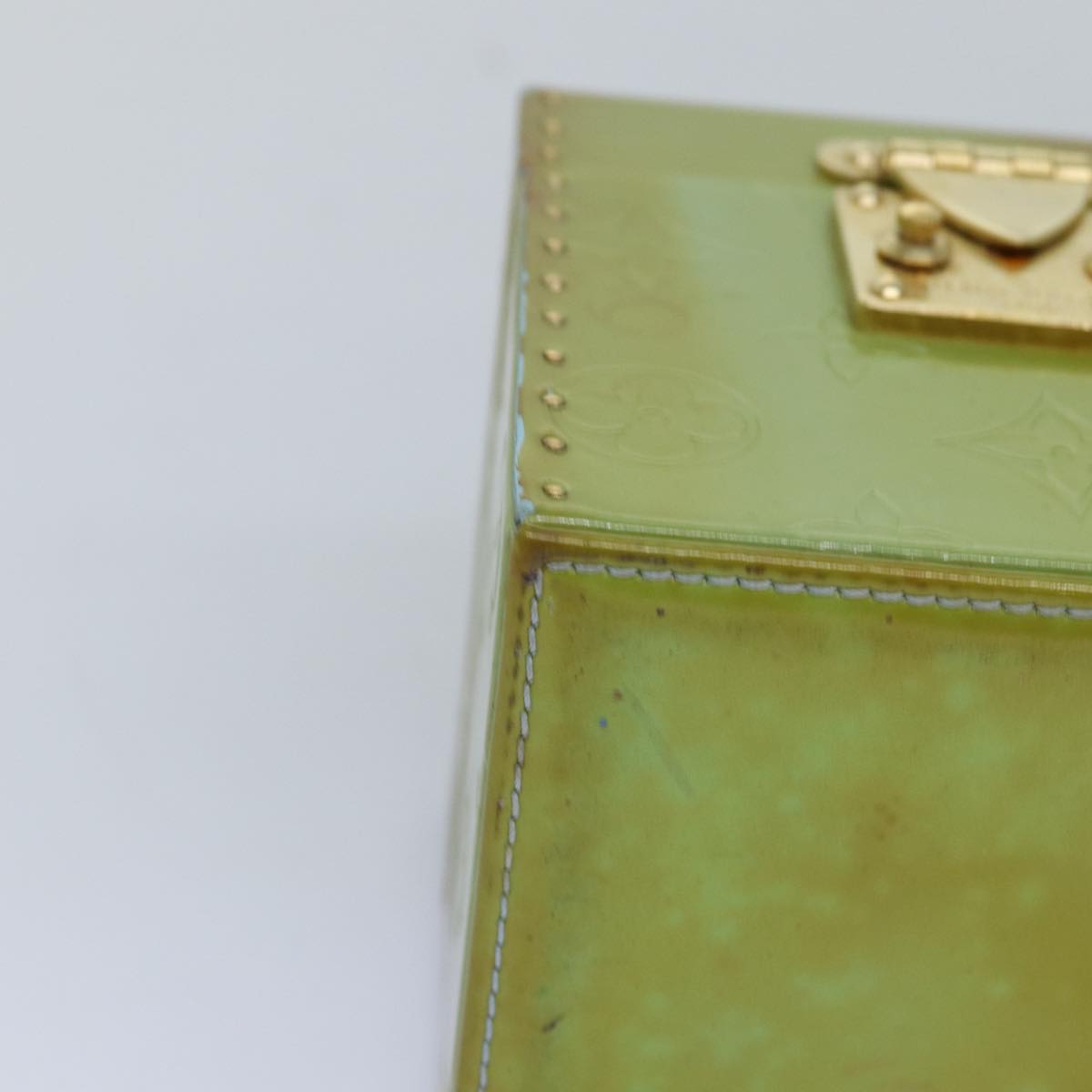 LOUIS VUITTON Monogram Vernis Bleecker Pouch Baby Blue M91003 LV 74267