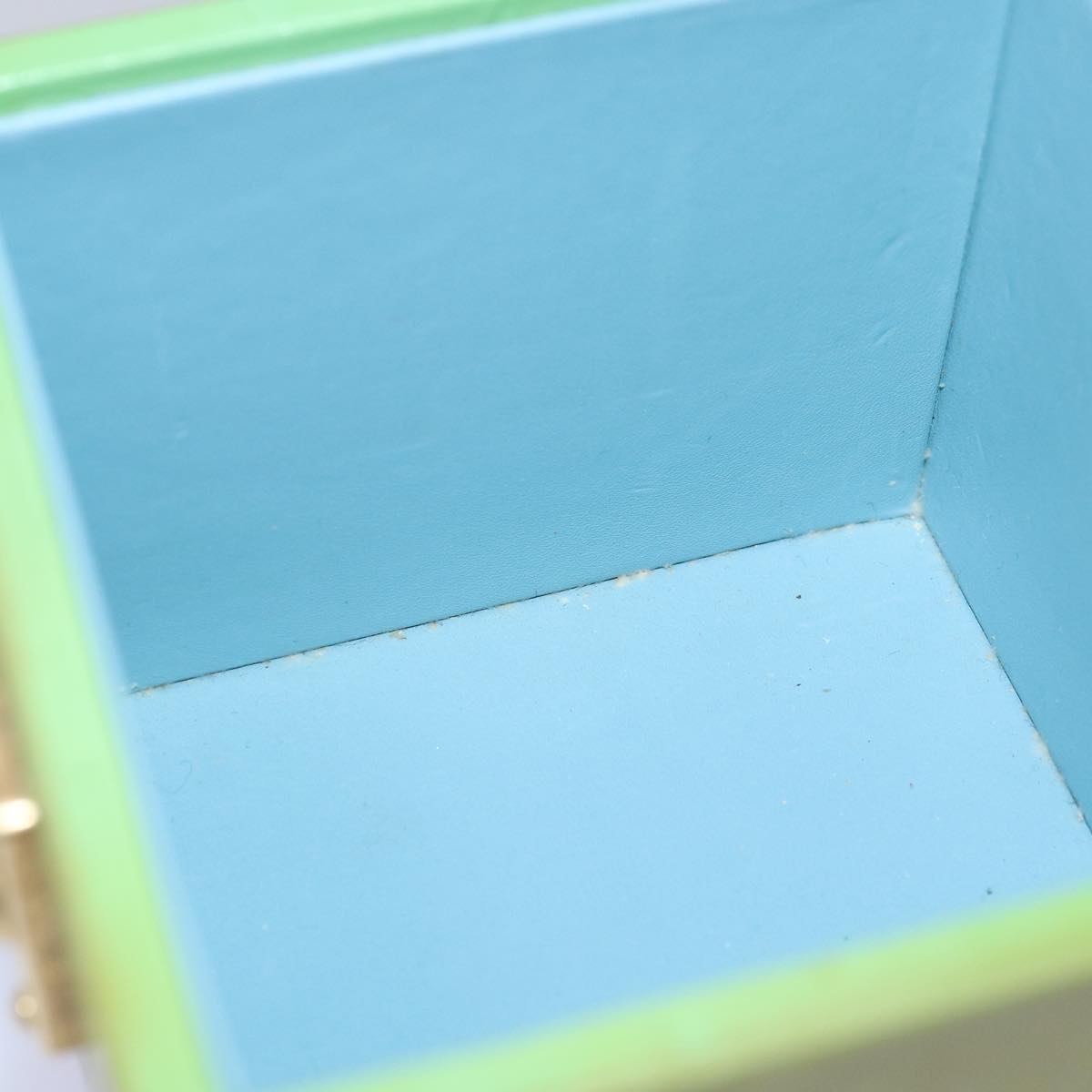 LOUIS VUITTON Monogram Vernis Bleecker Pouch Baby Blue M91003 LV 74267