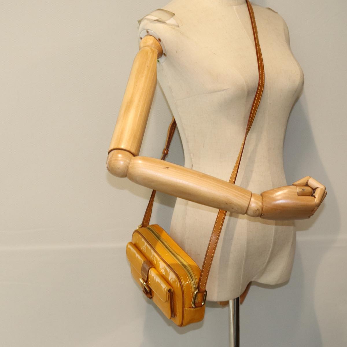 LOUIS VUITTON Monogram Vernis Christy MM Shoulder Bag Jaune M91108 LV 74268