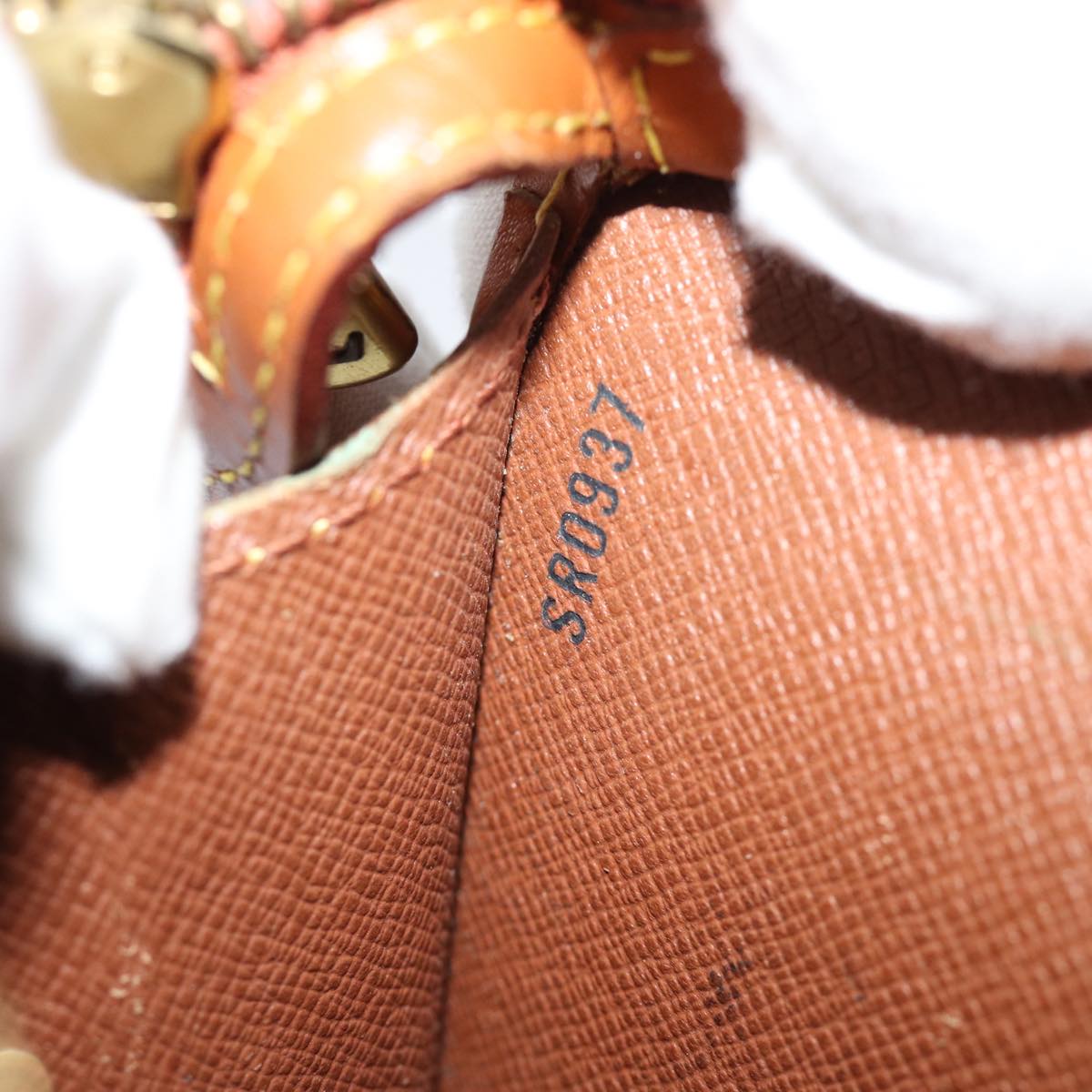 LOUIS VUITTON Epi Pochette Homme Bag Brown Zipang gold M52528 LV 74311