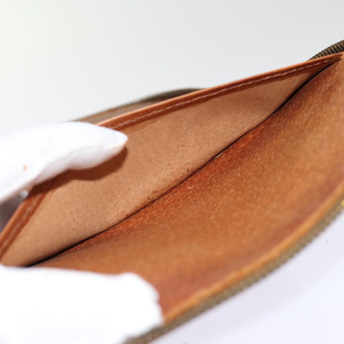 LOUIS VUITTON Monogram Passport Case LV 74332