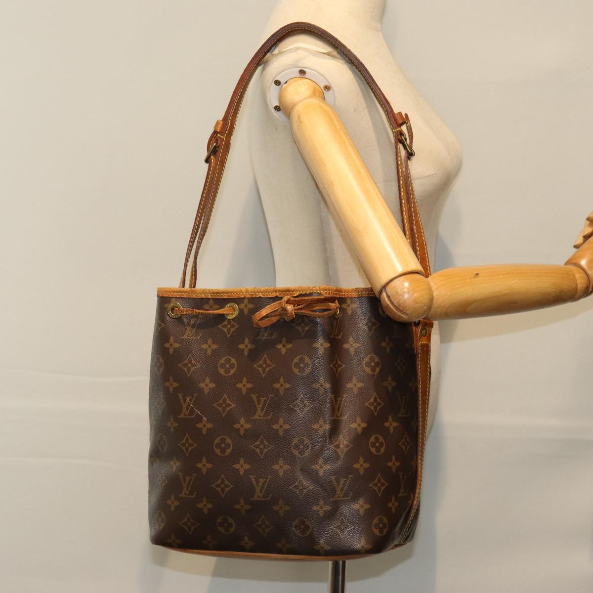 LOUIS VUITTON Monogram Petit Noe Shoulder Bag M42226 LV 74341