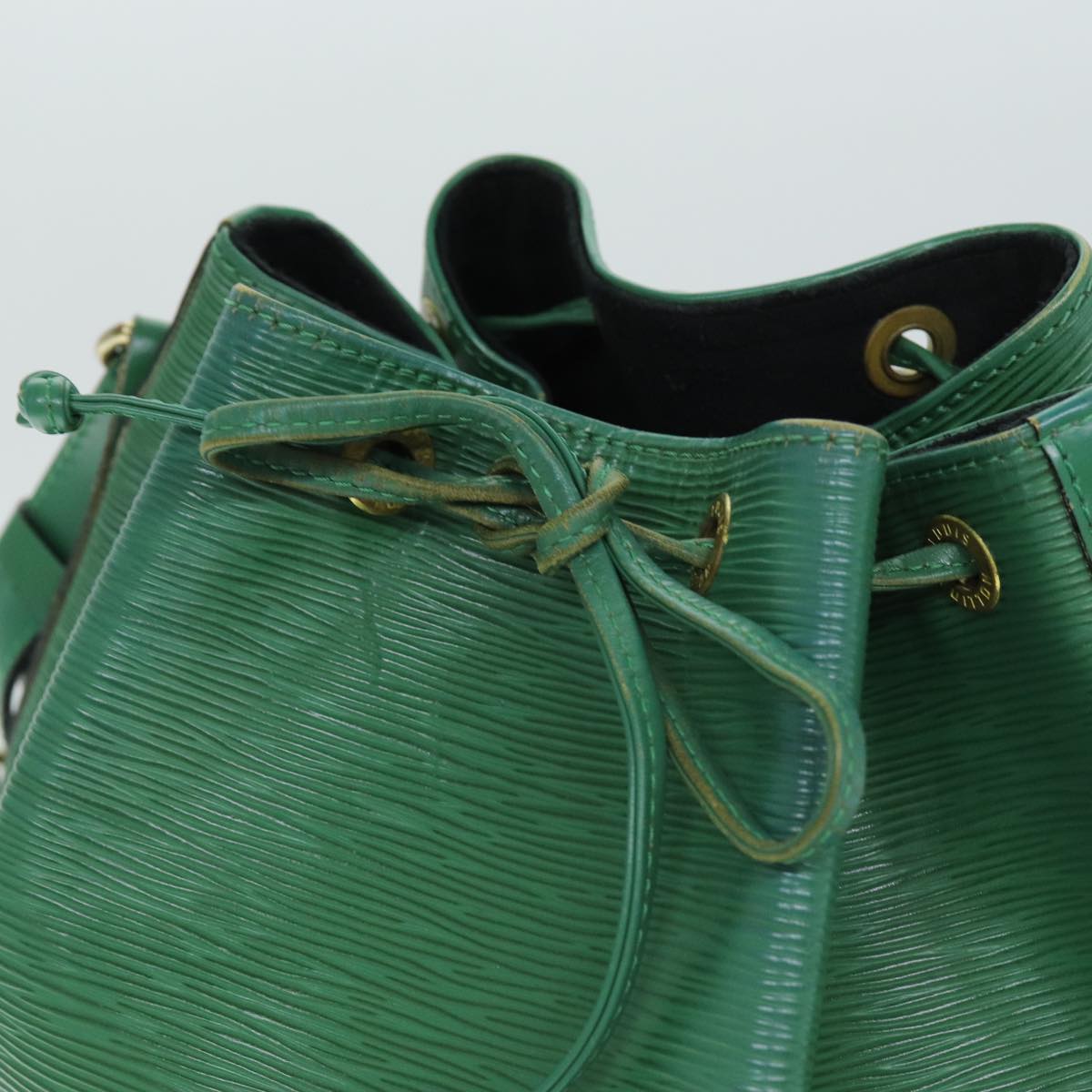 LOUIS VUITTON Epi Noe Shoulder Bag Green M44004 LV 74374