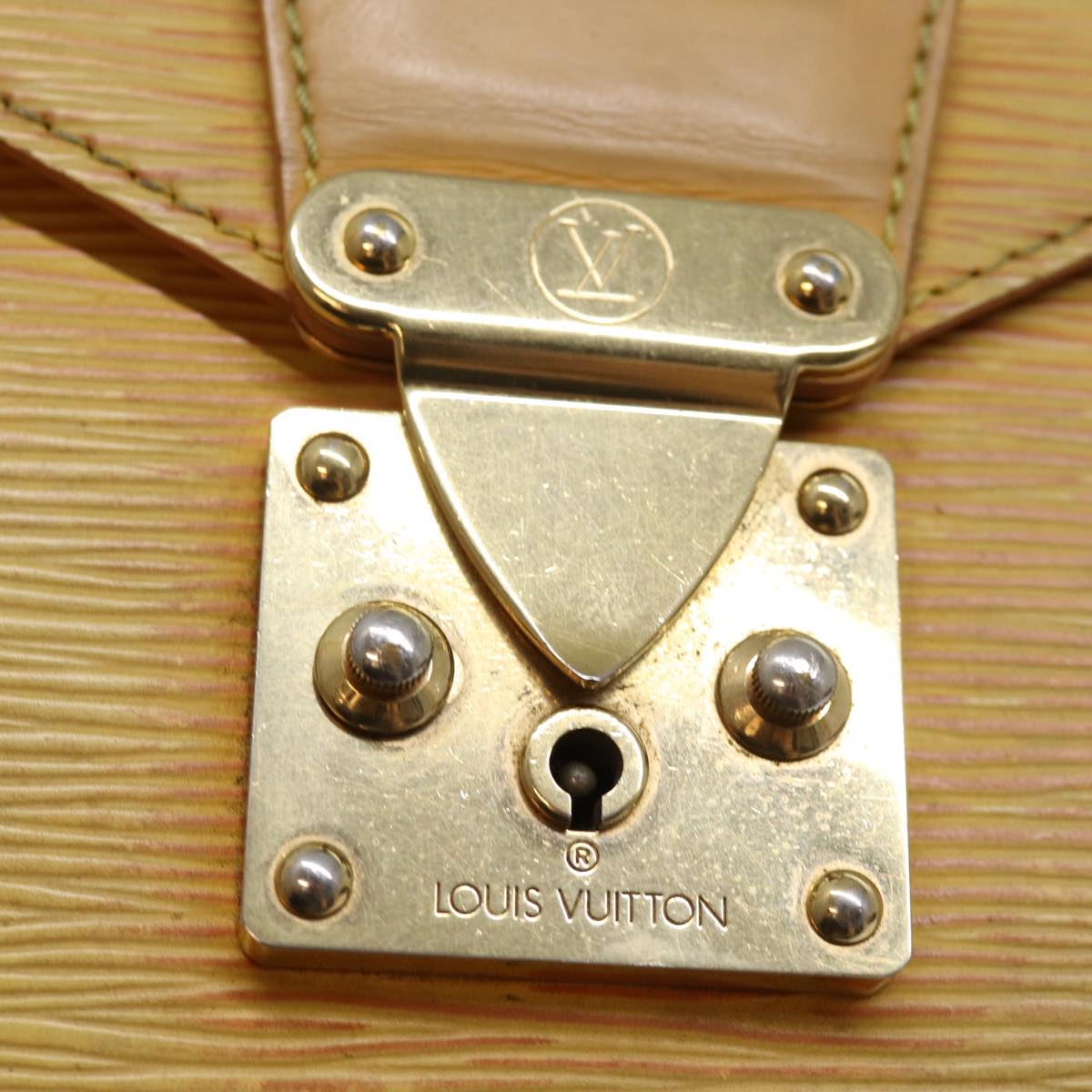 LOUIS VUITTON Epi Serie Dragonne Clutch Bag Winnipeg Beige M52616 LV 74445