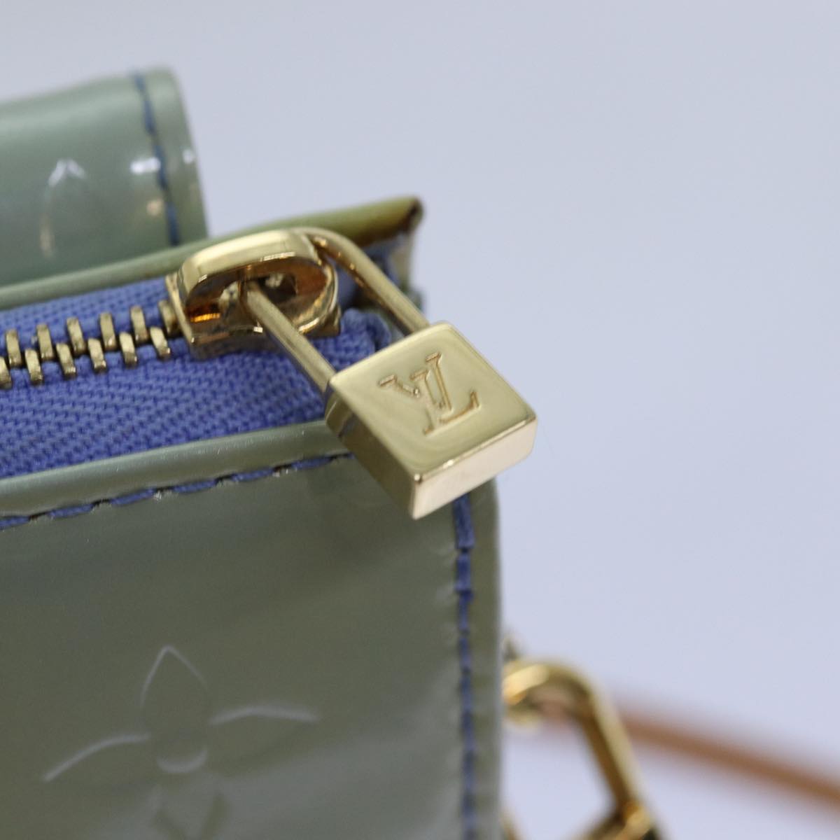 LOUIS VUITTON Monogram Vernis Motto Pouch Lavande M91224 LV 74489