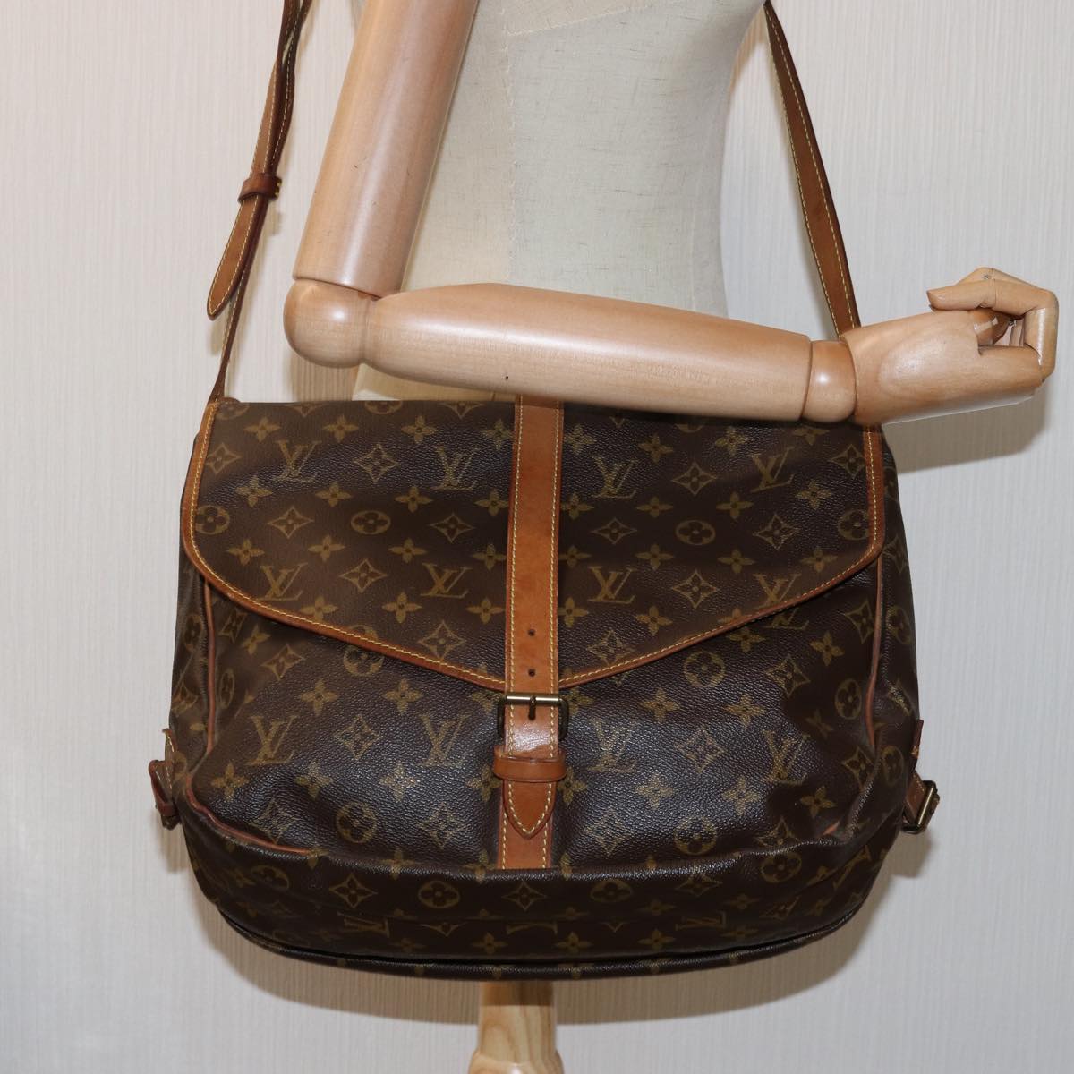 LOUIS VUITTON Monogram Saumur 35 Shoulder Bag M42254 LV 74714