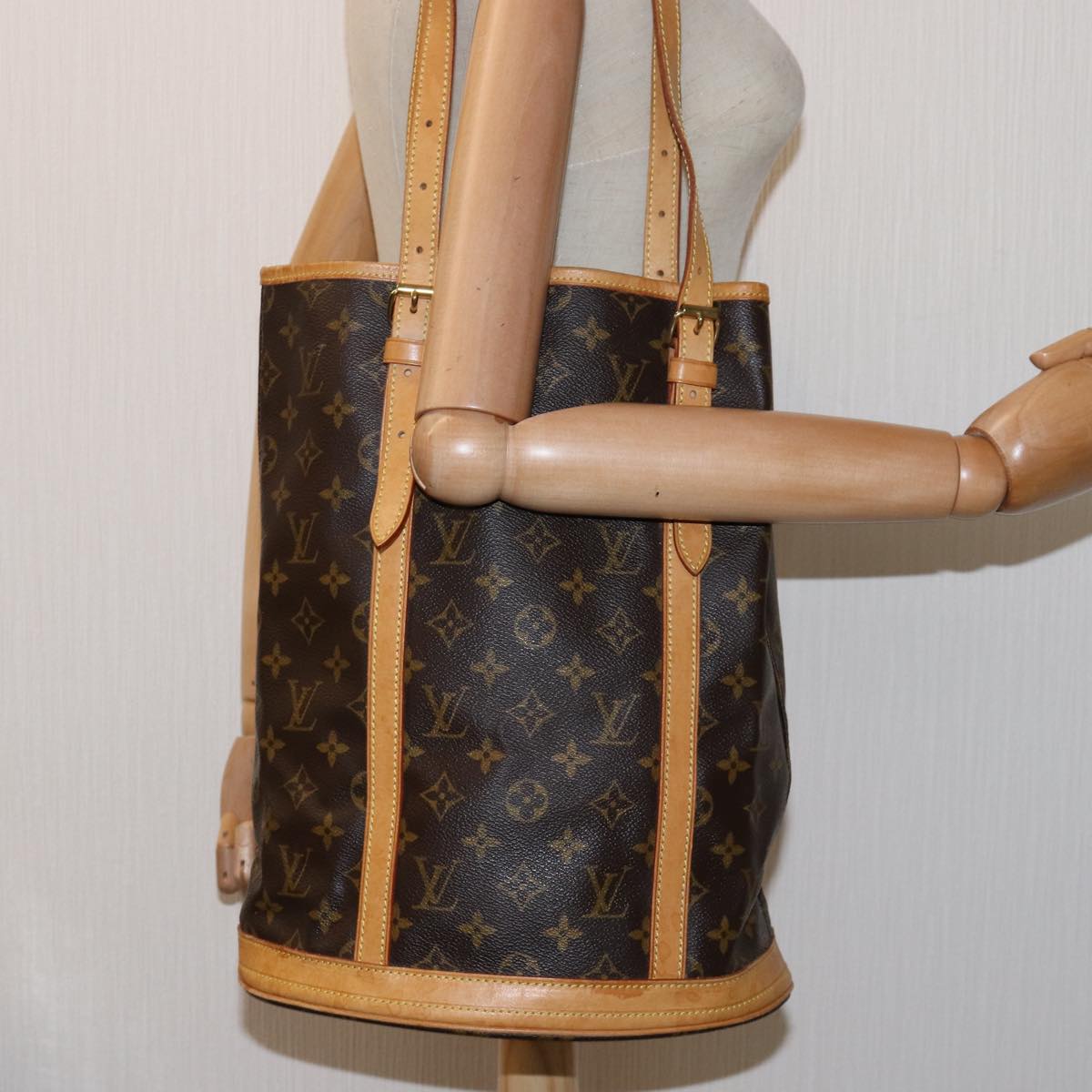 LOUIS VUITTON Monogram Bucket GM Shoulder Bag M42236 LV 75082